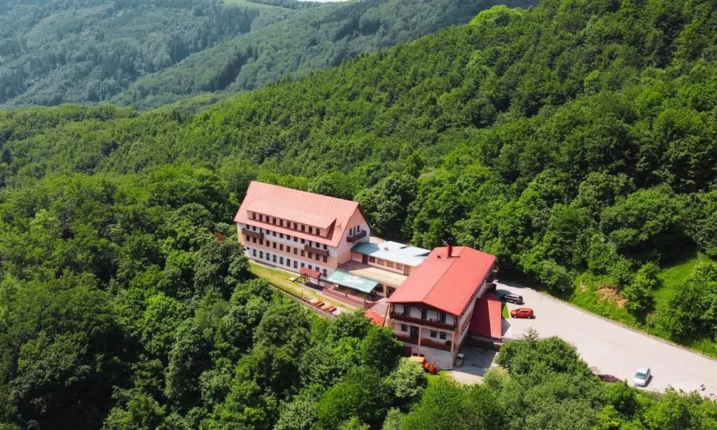 Škola v prírode Vršatec